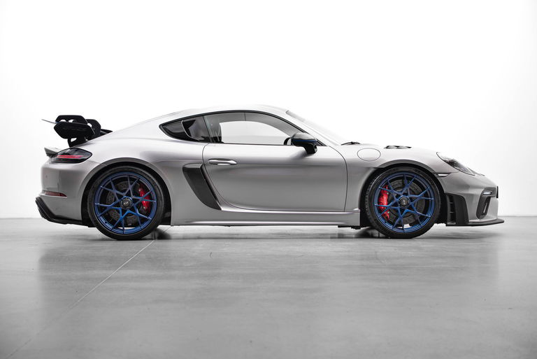 Porsche 718 Cayman GT4 RS