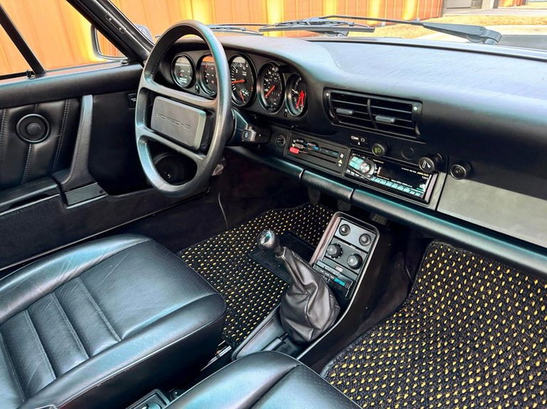 Porsche 911 Turbo 3.3 (US)