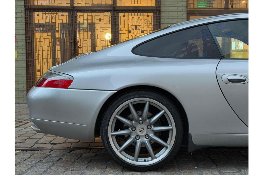 Porsche 996 Carrera
