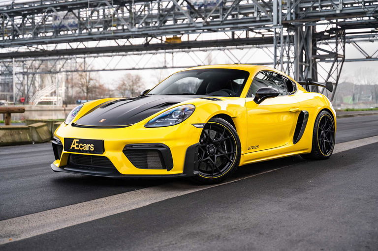 Porsche 718 Cayman GT4 RS