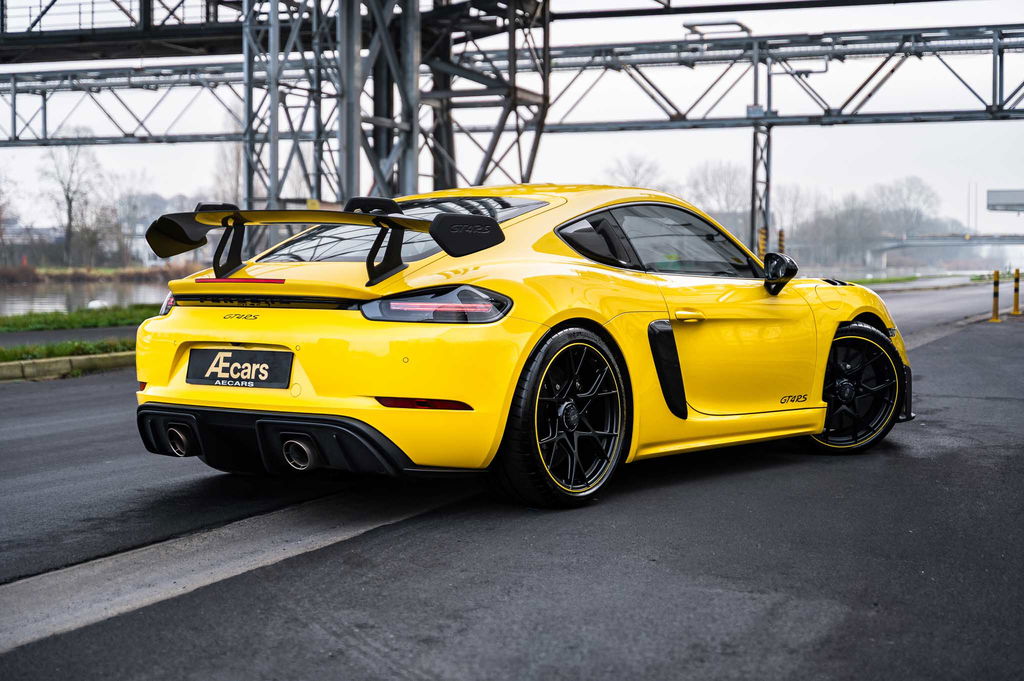 Porsche 718 Cayman GT4 RS