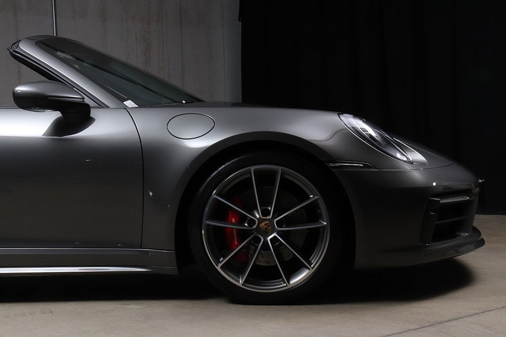 Porsche 992 Carrera 4S