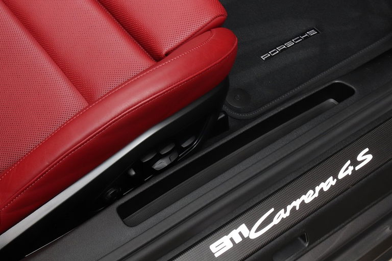 Porsche 992 Carrera 4S