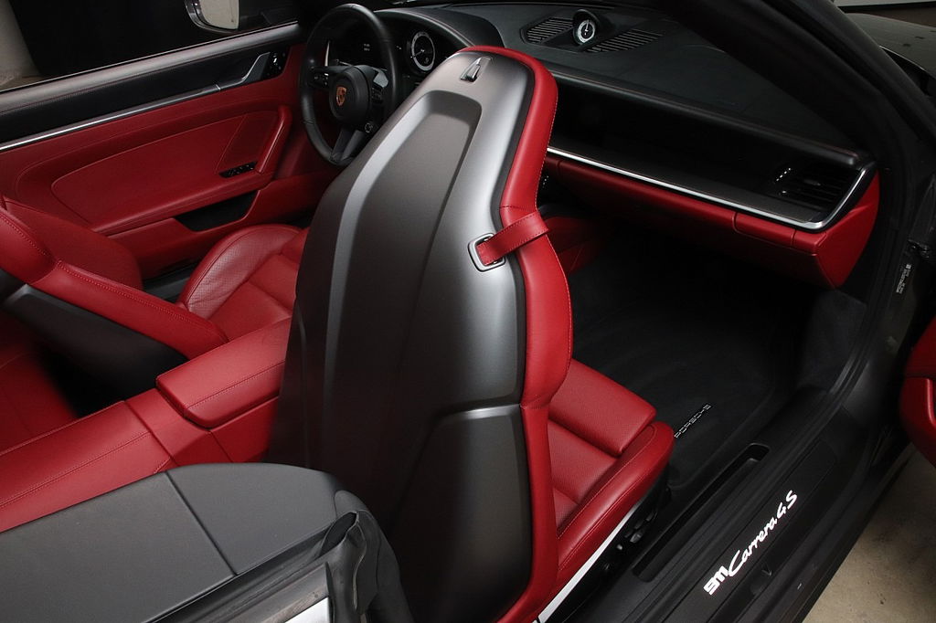 Porsche 992 Carrera 4S