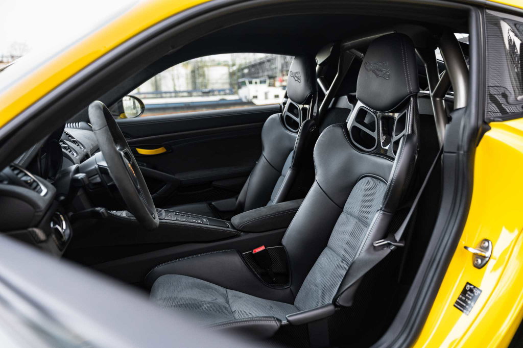 Porsche 718 Cayman GT4 RS