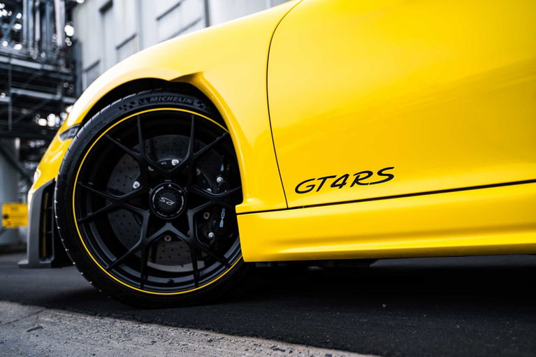 Porsche 718 Cayman GT4 RS
