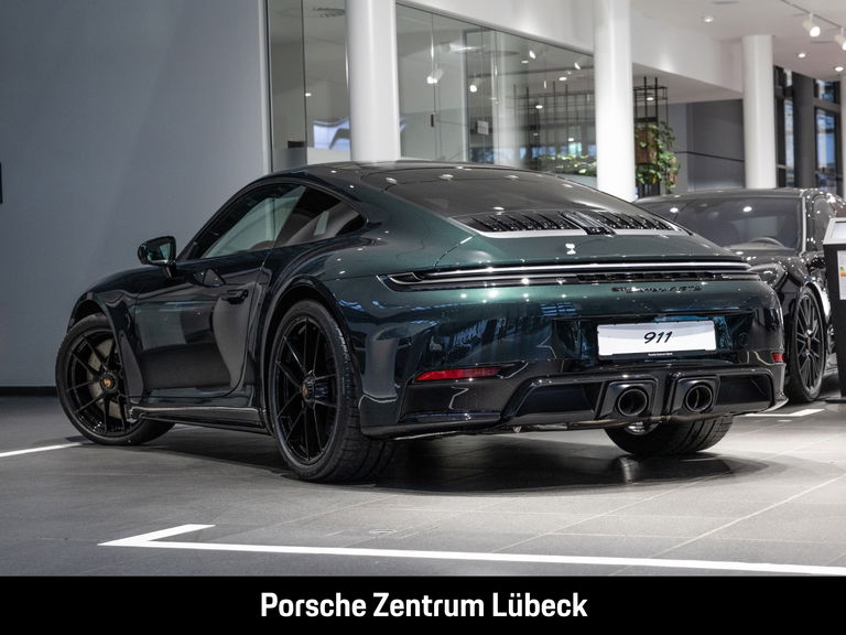 Porsche 992.2 Carrera 4 GTS