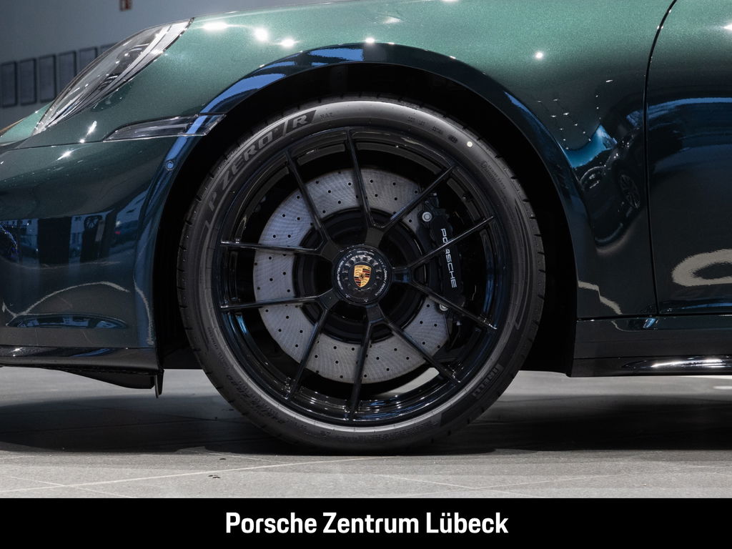 Porsche 992.2 Carrera 4 GTS