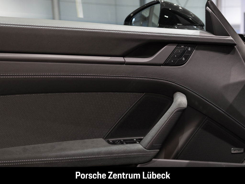 Porsche 992.2 Carrera 4 GTS