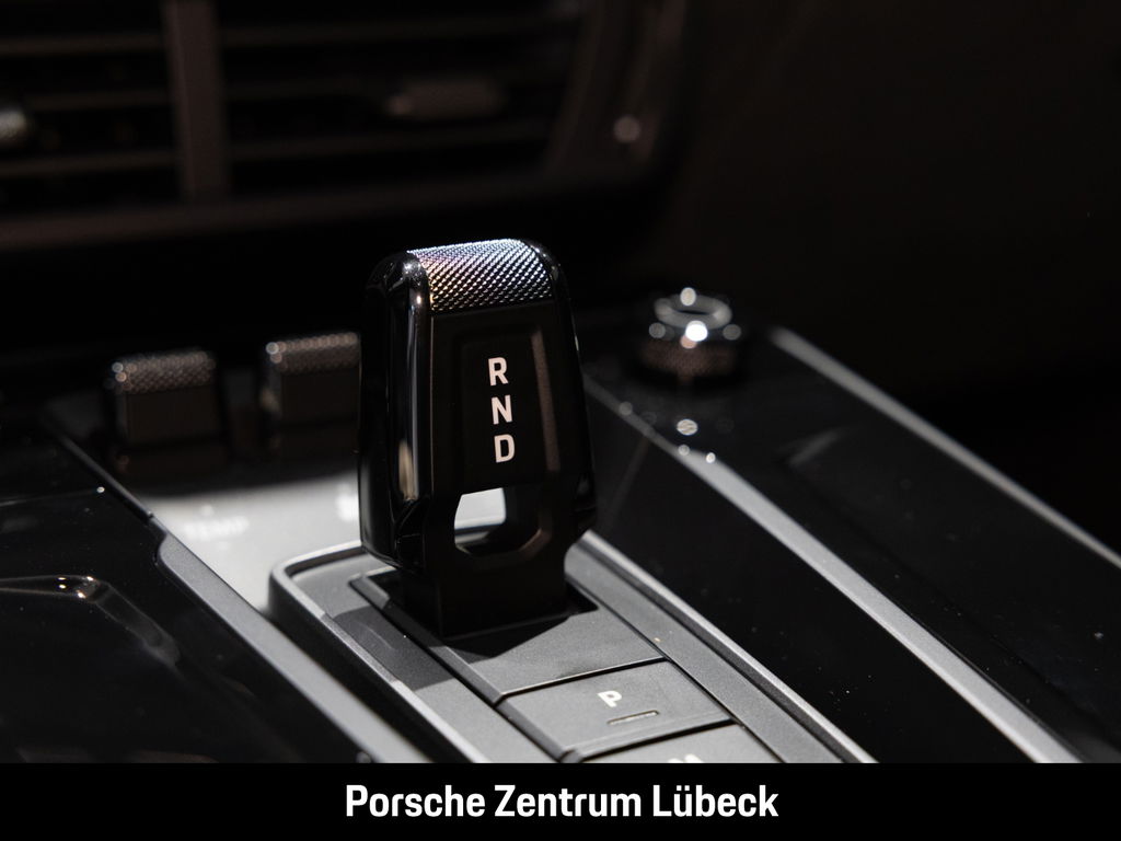 Porsche 992.2 Carrera 4 GTS