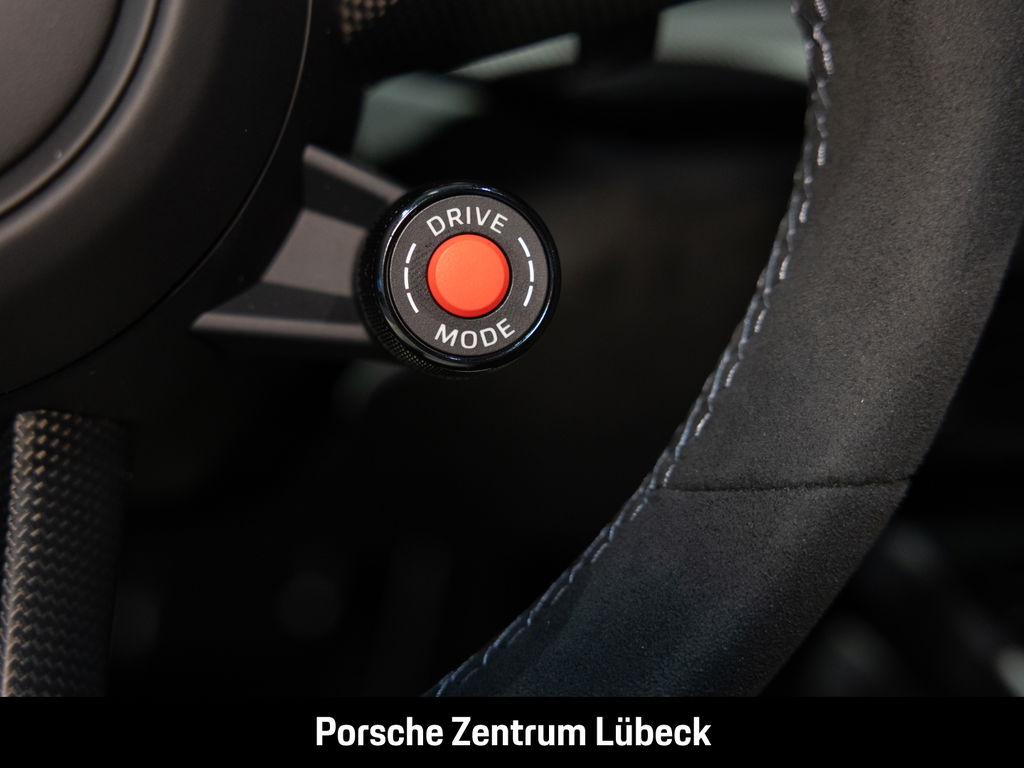 Porsche 992.2 Carrera 4 GTS