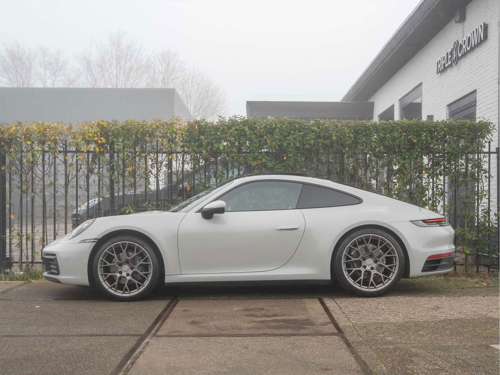 Porsche 992 Carrera