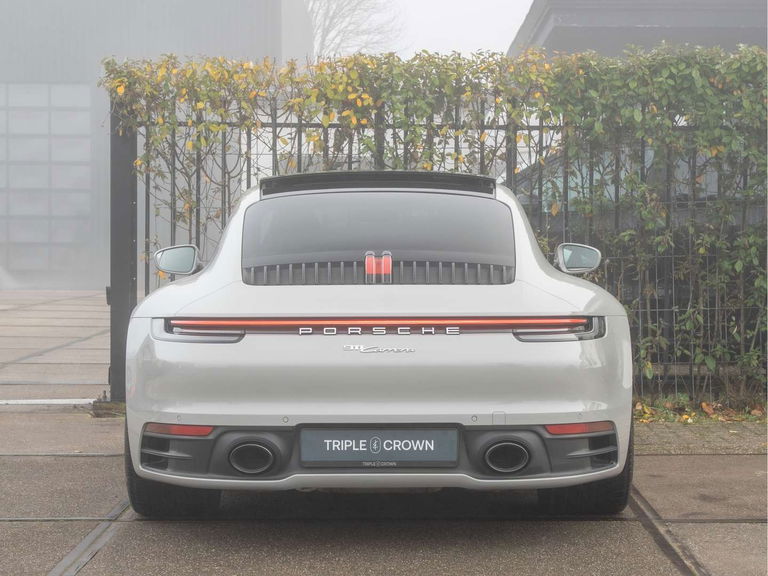 Porsche 992 Carrera