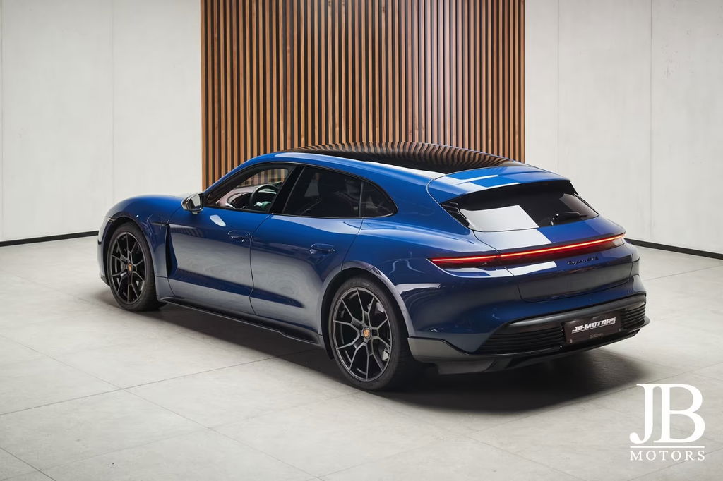 Porsche Taycan GTS Sport Turismo