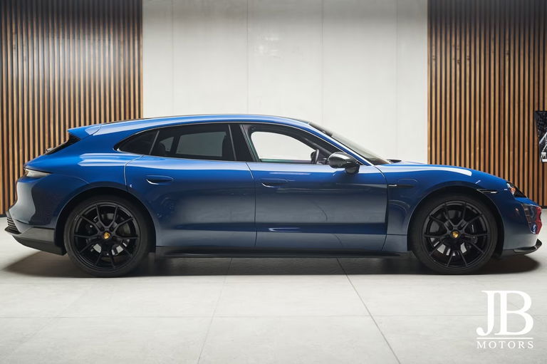 Porsche Taycan GTS Sport Turismo
