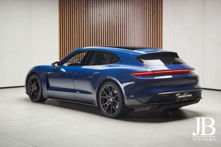 Porsche Taycan GTS Sport Turismo