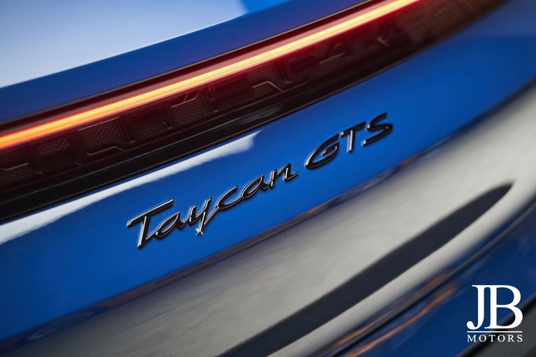 Porsche Taycan GTS Sport Turismo