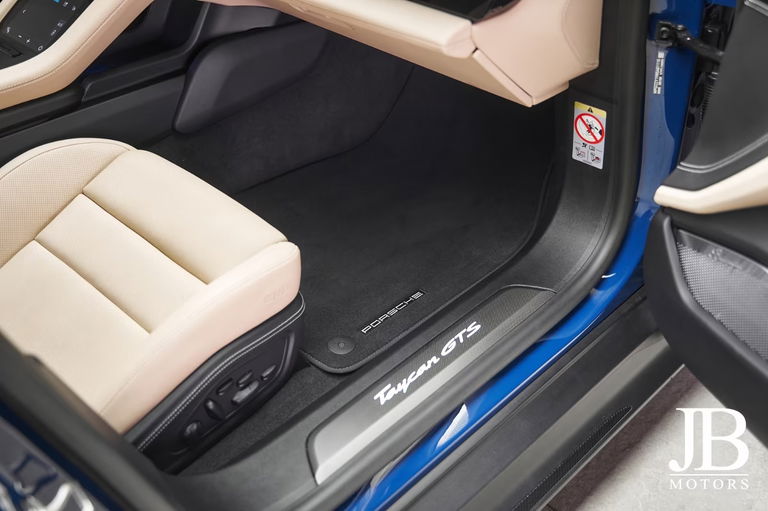 Porsche Taycan GTS Sport Turismo