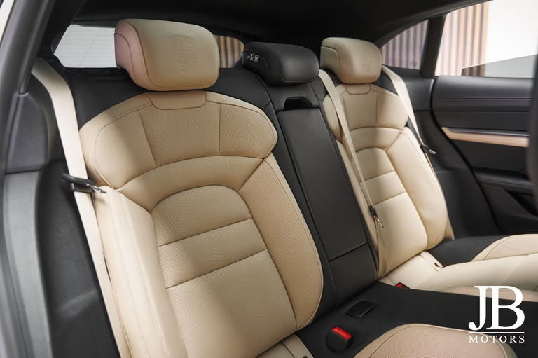 Porsche Taycan GTS Sport Turismo