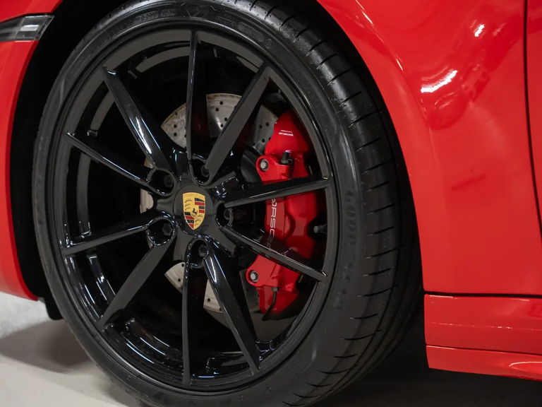 Porsche 992 Carrera 4S