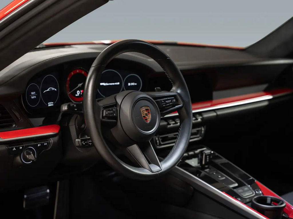 Porsche 992 Carrera 4S