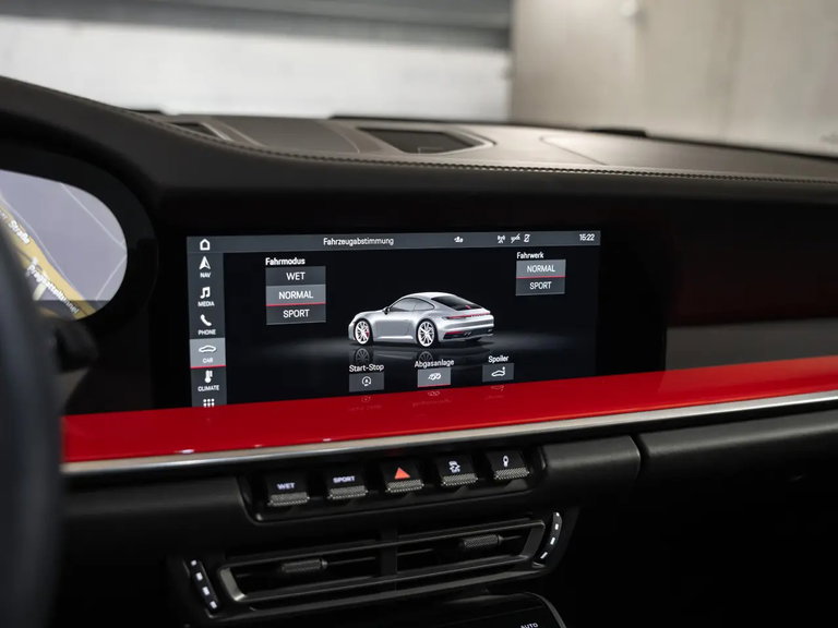 Porsche 992 Carrera 4S