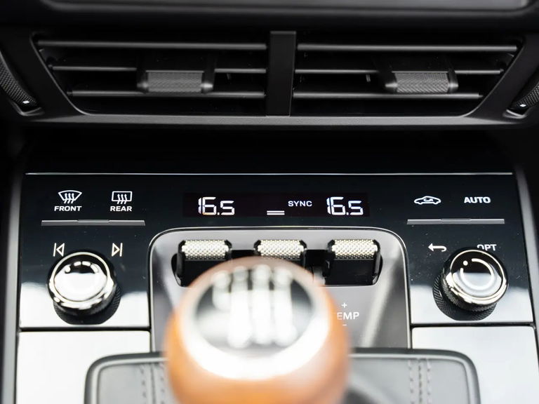 Porsche 992.2 Carrera T