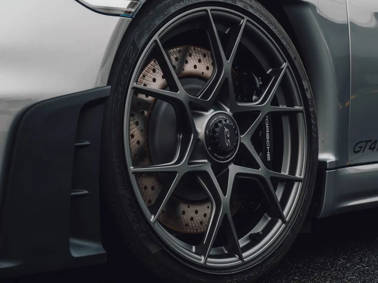 Porsche 718 Cayman GT4 RS