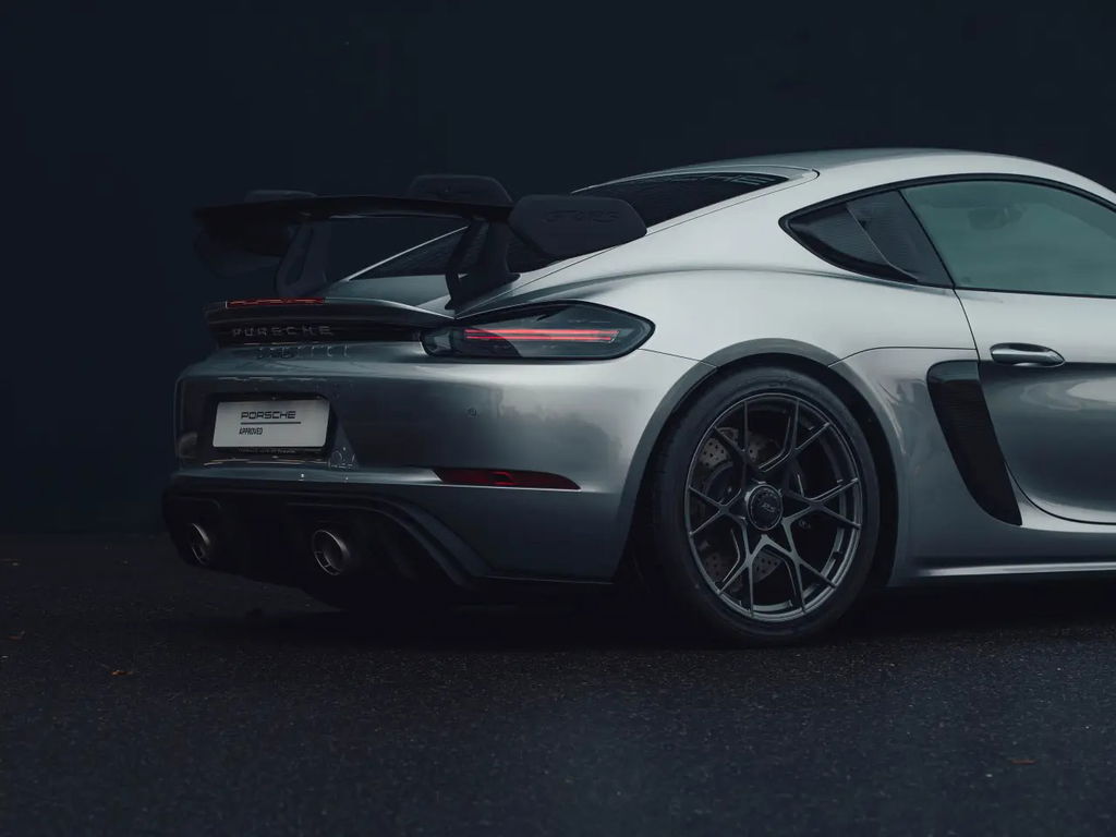 Porsche 718 Cayman GT4 RS