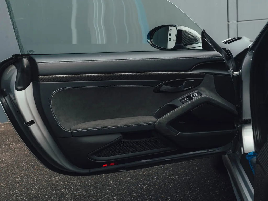 Porsche 718 Cayman GT4 RS