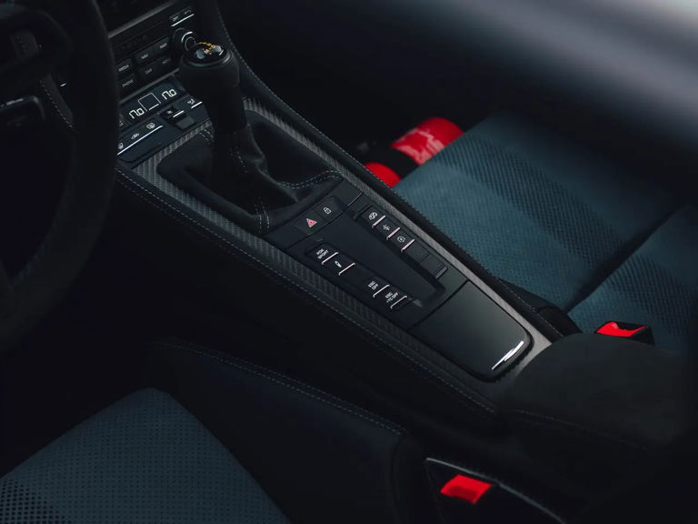 Porsche 718 Cayman GT4 RS