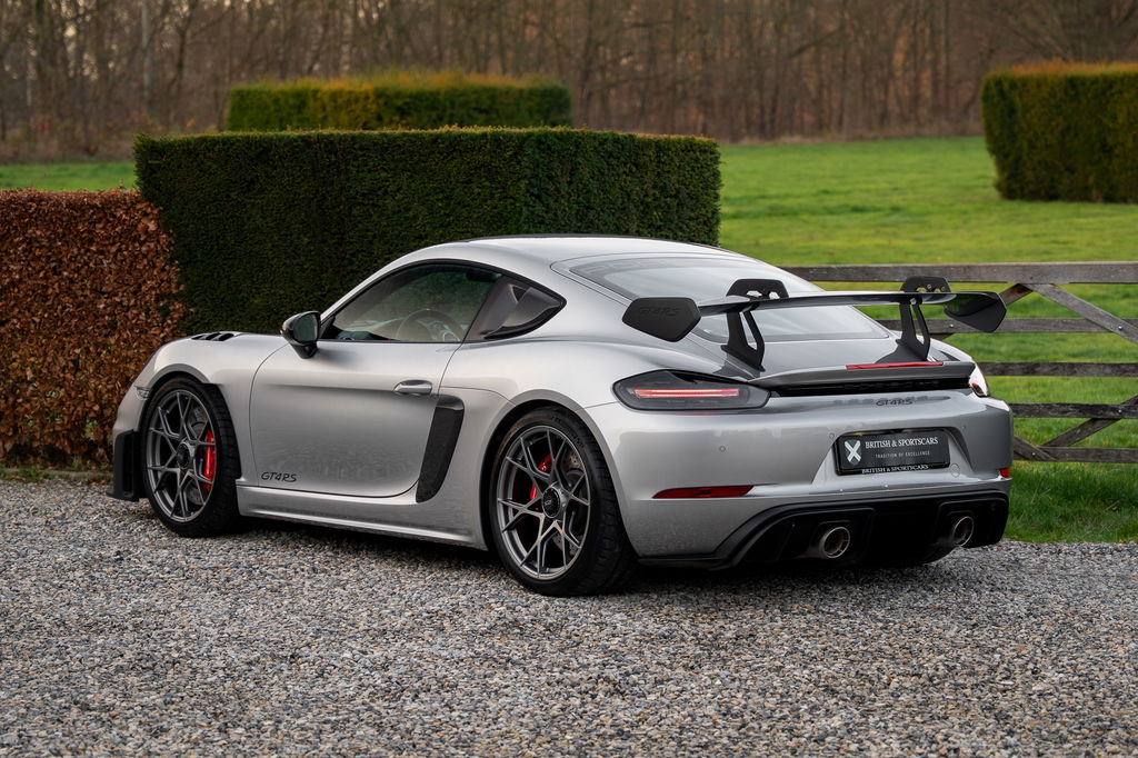 Porsche 718 Cayman GT4 RS