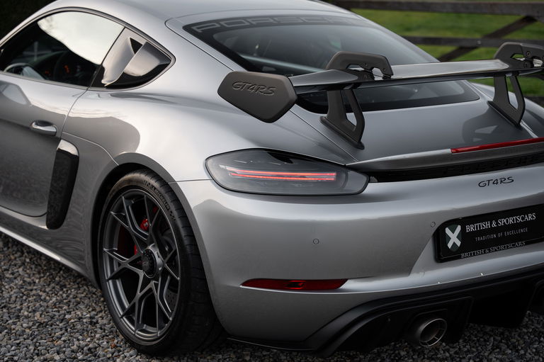 Porsche 718 Cayman GT4 RS