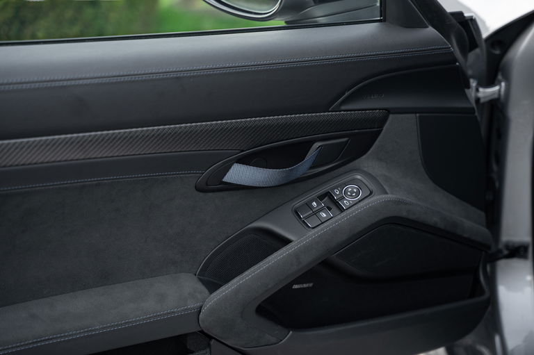 Porsche 718 Cayman GT4 RS