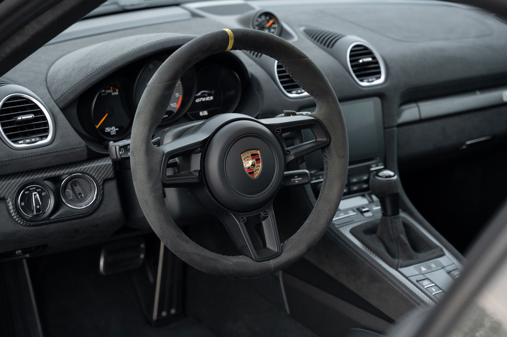 Porsche 718 Cayman GT4 RS