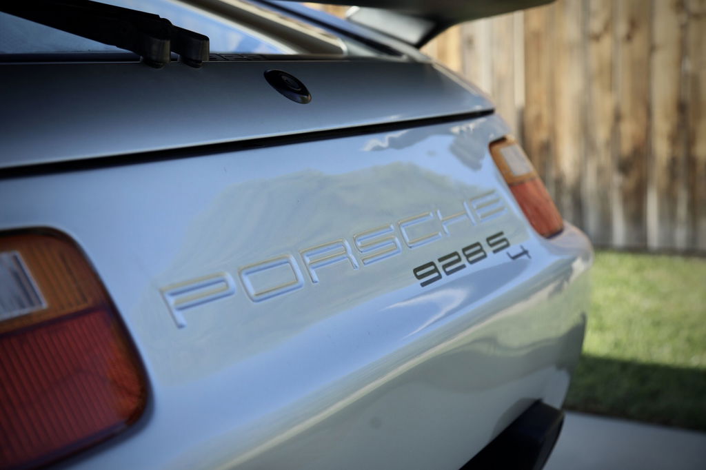 Porsche 928 S4