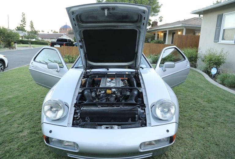 Porsche 928 S4