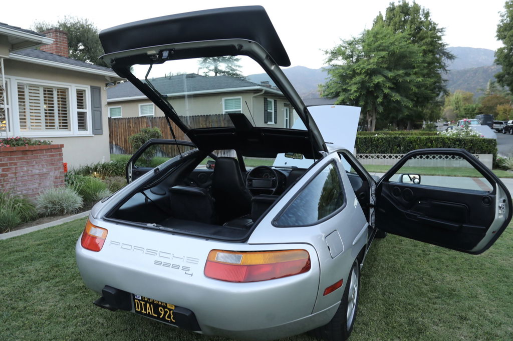 Porsche 928 S4
