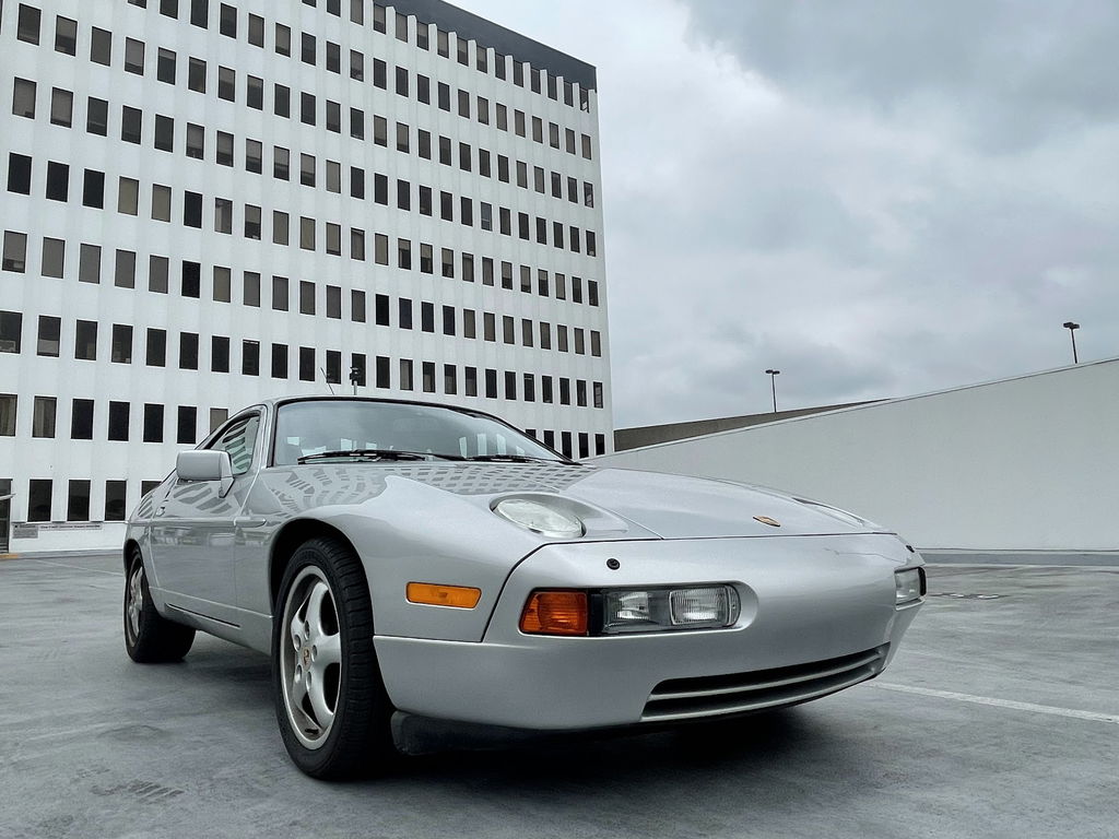 Porsche 928 S4