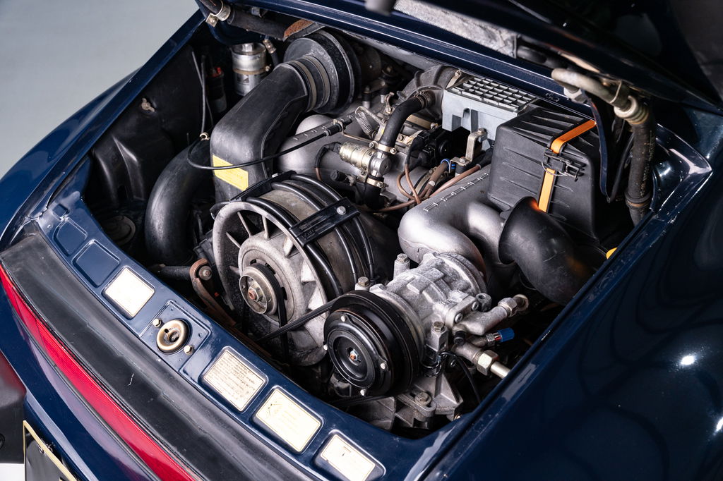 Porsche 911 Carrera 3.2 (US)