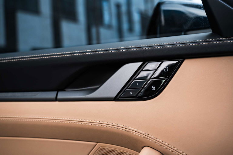 Porsche 992 Carrera 4