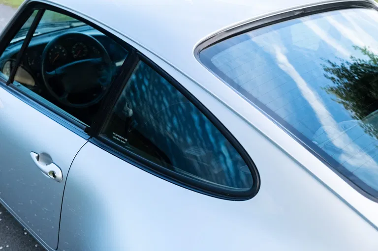 Porsche 993 Carrera 4