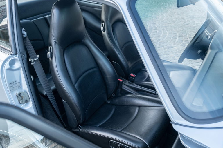Porsche 993 Carrera 4