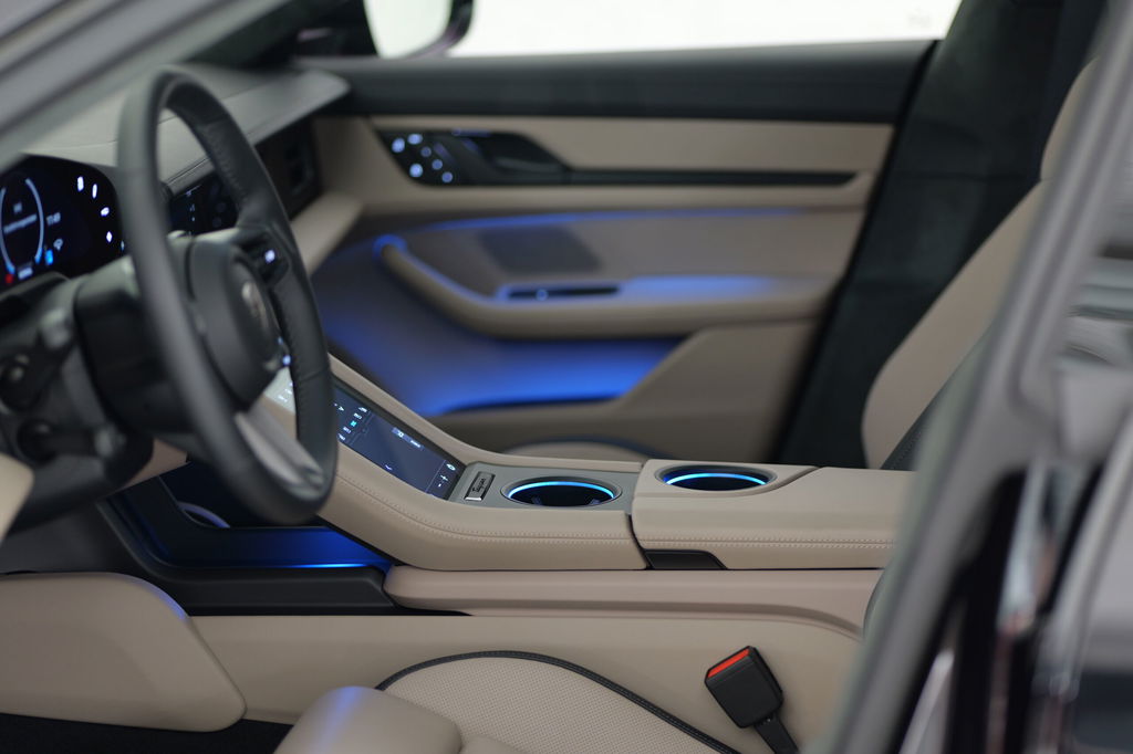 Porsche Taycan Turbo Cross Turismo