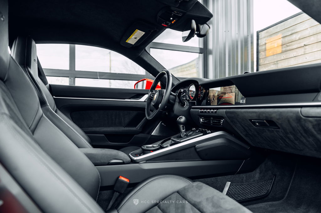 Porsche 992 Carrera GTS