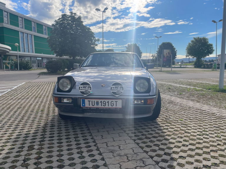 Porsche 924 S