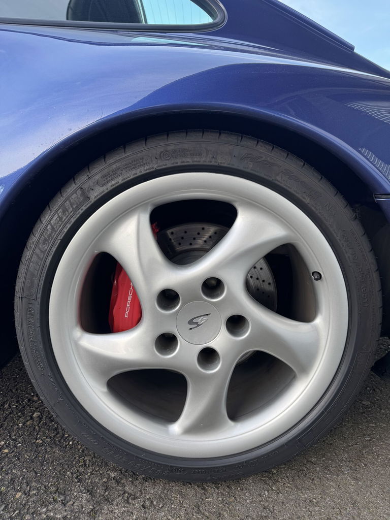 Porsche 993 Carrera 4S
