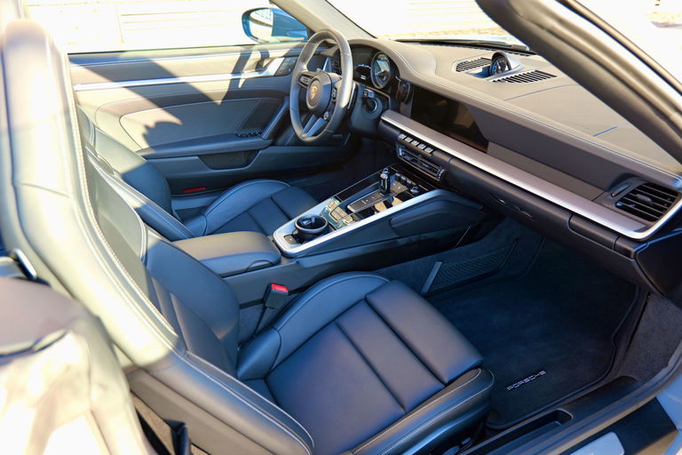 Porsche 992 Carrera 4S