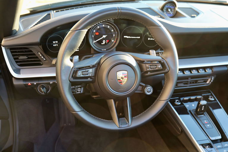 Porsche 992 Carrera 4S