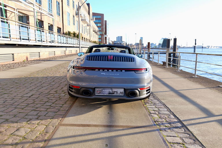 Porsche 992 Carrera 4S